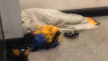 코로나 시국 배달원.jpg